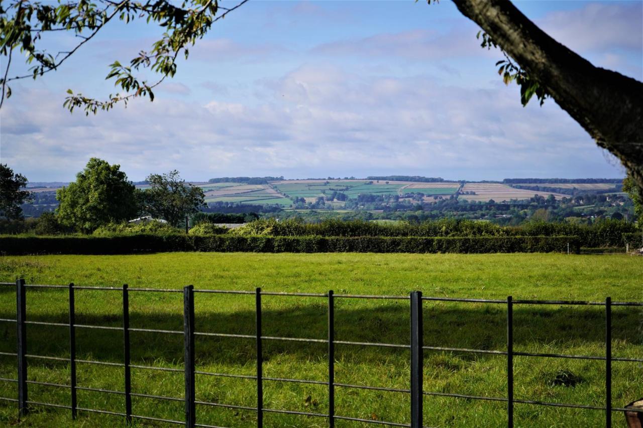 チャールベリー Banbury Hill Farm Bed & Breakfast エクステリア 写真